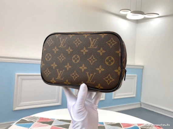 FS CHEAP LOUIS POUCH TOILETRY VUITTON PM 0822